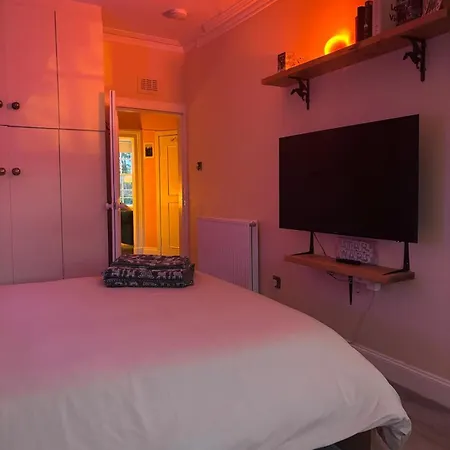 아파트 Stylish 2 Bedroom West End Flat