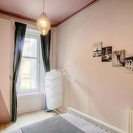 Homely 2 Bed Victorian West End