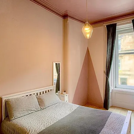 Homely 2 Bed Victorian West End * גלאזגו