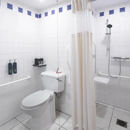 Hilton Garden Centre 호텔 4*
