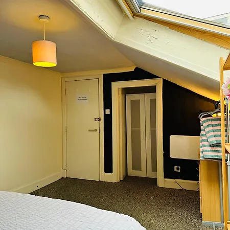 Retreat On Sauchiehall Street Homestay *