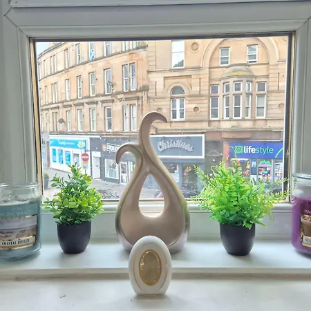 Cosy And Bright 3-bedroom Flat Appartement Glasgow