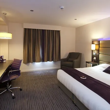 호텔 Premier Braehead 3*