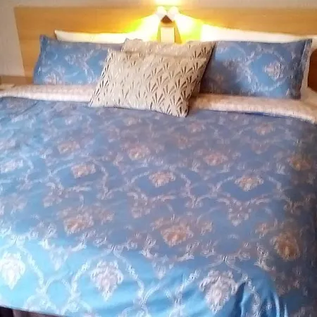 Bed and breakfast Azalea House 4*