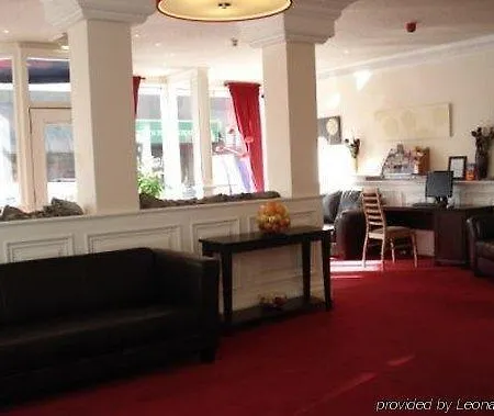 Sandyford Hotel 3*