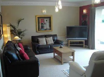 Azalea House Bed and breakfast 4*
