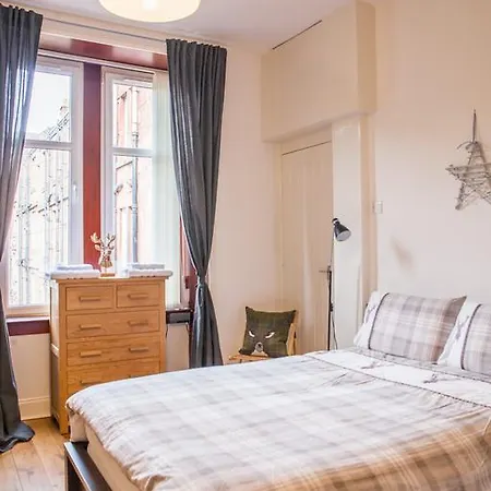 G11 West End Apartment Glasgow