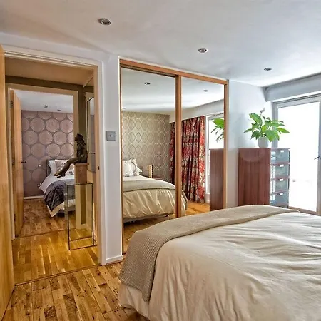 Time And Tide Apartment *