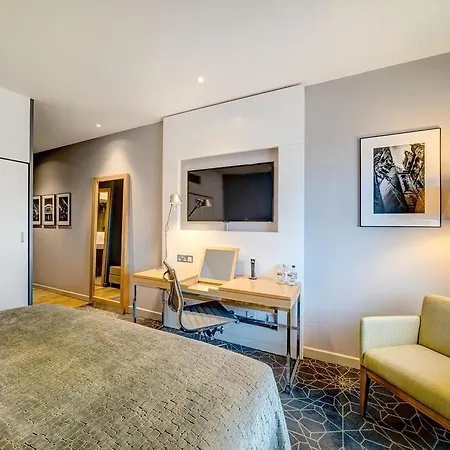 Apex Of Hotel