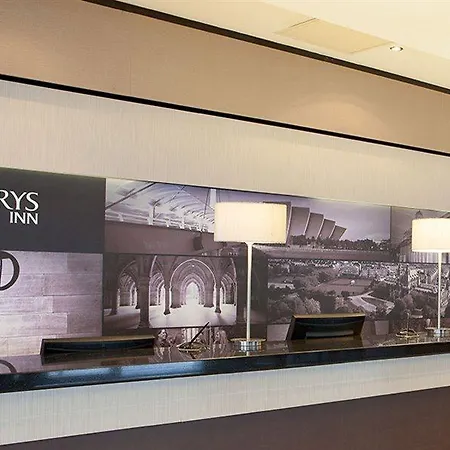 Hotel Leonardo Royal