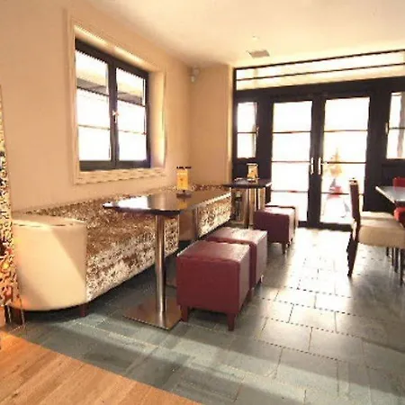 מלון Crowwood And Alba Restaurant כריסטון