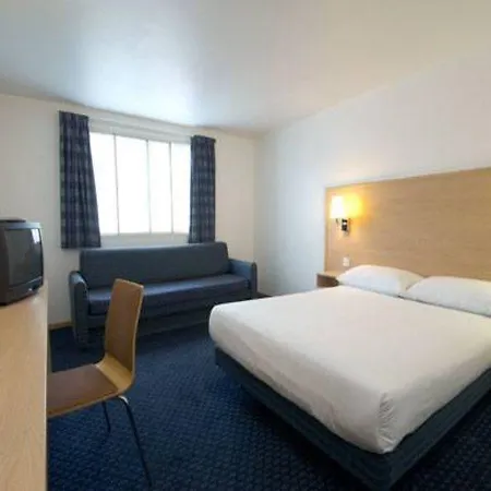 Otel Travelodge Paisley Road 3*
