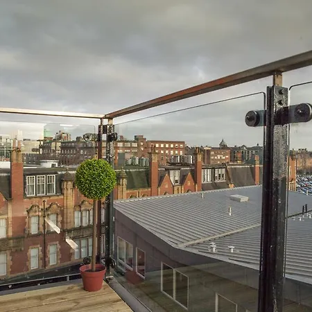 Centre With Free Secure Underground Parking * Glasgow