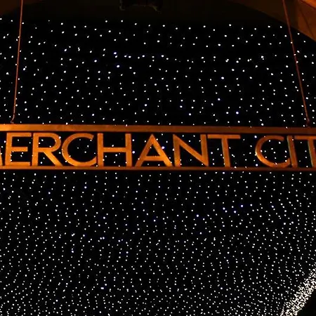 City Center Flat With Parking *