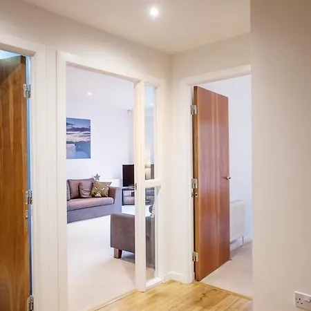 Daire Riverside West End *