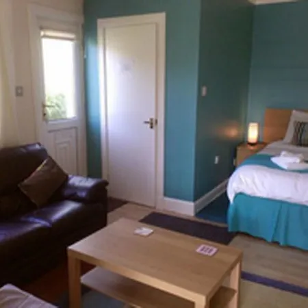 Azalea House Bed & Breakfast