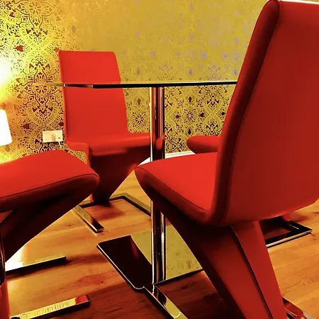 Centre Flat With River Views And Parking Glasgow