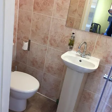 House 3* Γλασκώβη