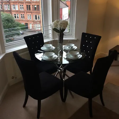 The Botanic Hub West End - 2 Bedrooms Apartment *
