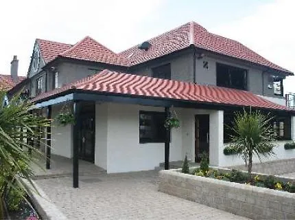 מלון Crowwood And Alba Restaurant כריסטון