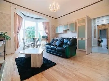 דירה Busby Apartments Busby