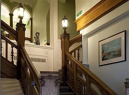 The Orchard Park Hotel