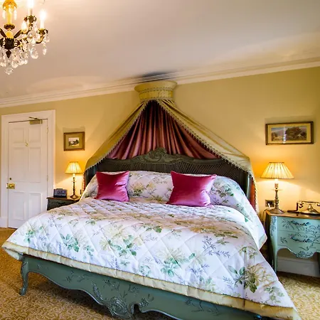 Crossbasket Castle & Restaurant High Blantyre