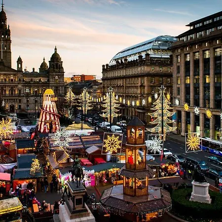 Station Skyline With Parking Lägenhet Glasgow