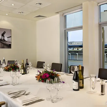 Hilton Garden Centre Hotell 4*