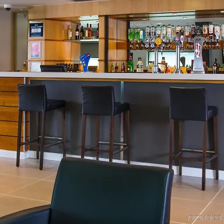 快捷假日酒店 - - 城市滨江ctr酒店