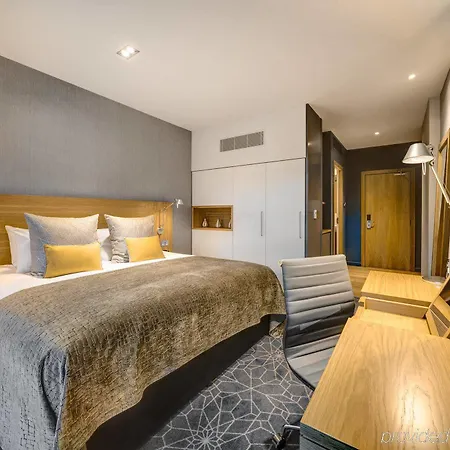 Apex Of 4* Glasgow