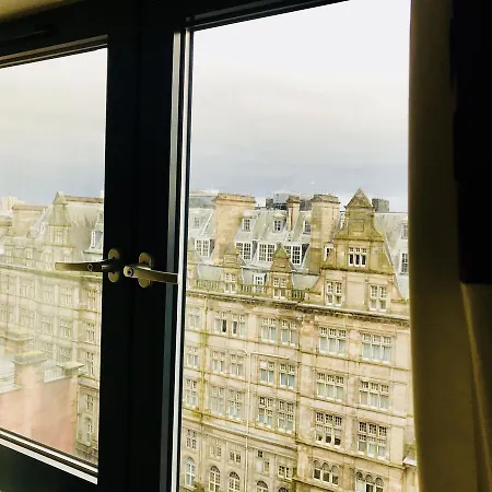 Central Station - The Penthouse - With Parking And Huge Terrace * Glasgow
