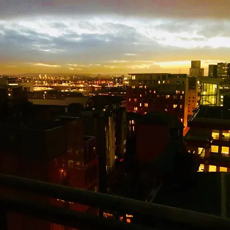 Central Station - The Penthouse - With Parking And Huge Terrace * Glasgow