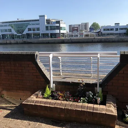 Apartment Centre By The Hydro *