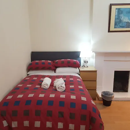 Bentinck Street Ground Floor * Glasgow