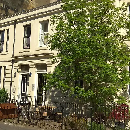 House 3* Γλασκώβη