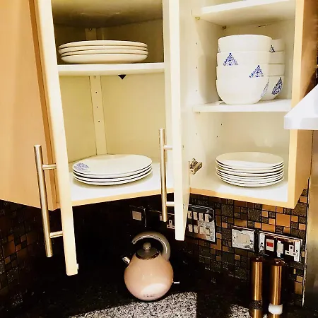 Station Skyline With Parking Apartament *