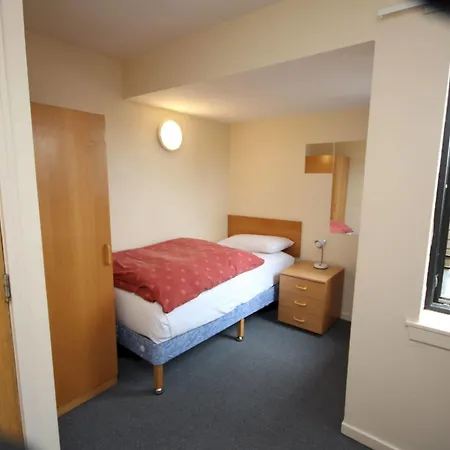 Metro Hostel *