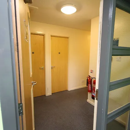 Metro Hostel *