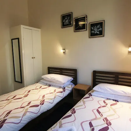 ゲストハウス Hampton Court - Centre 3*
