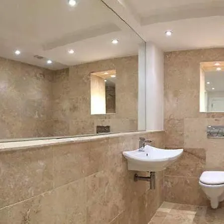 Hotel In The Glasgow
