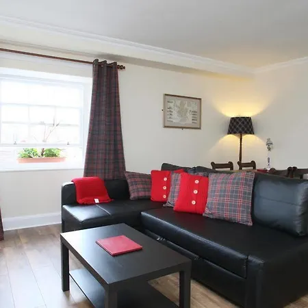 Number 52 Charlotte Street Daire Glasgow