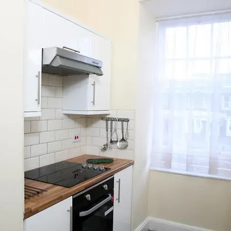 Number 52 Charlotte Street Daire *