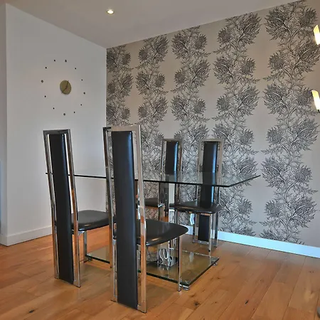 Executive 7 Glasgow