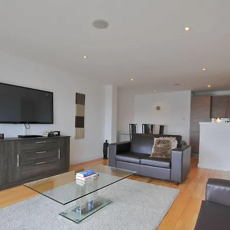 Executive 7 Glasgow