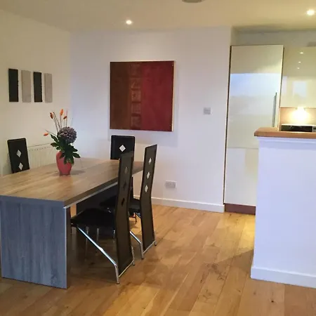 Sec Hydro Argyle West End - 2 Bedrooms Apartment