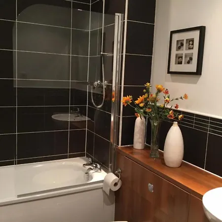 Sec Hydro Argyle West End - 2 Bedrooms *