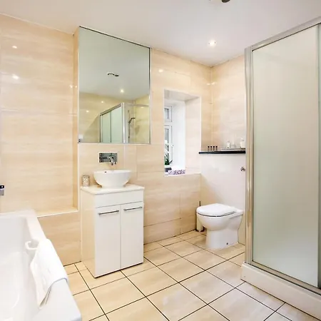 布莱斯伍德广场公寓