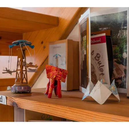 Beautifully Kept Mezzanine Flat ★school Of Art★ *