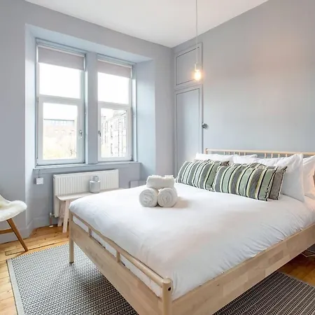 Ultra Stylish & Modern West End Apt Appartamento